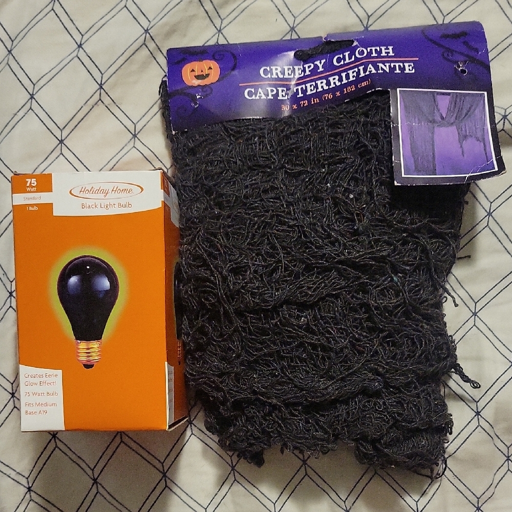 NWT Creepy Cloth and Black Light Bulb Set